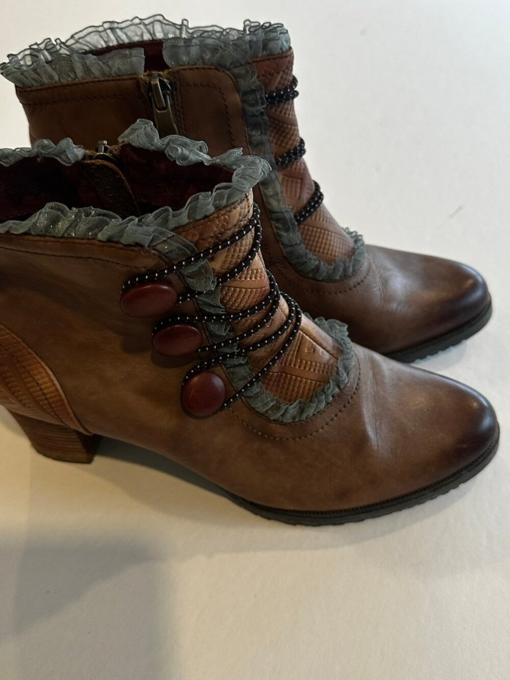 Iness Leather Victorian-Inspired Ankle Boots EU 40 / US 9–9.5 Brown